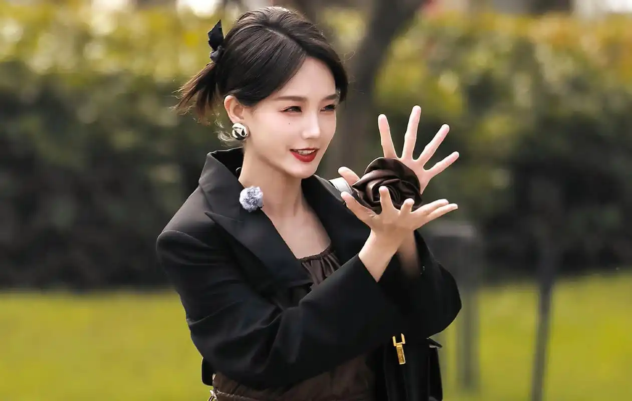 李一桐# 甜美可爱,俏皮灵动,清纯妩媚,楚楚动人