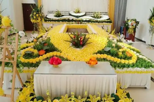 鲜花布置-青海忆平生殡仪服务