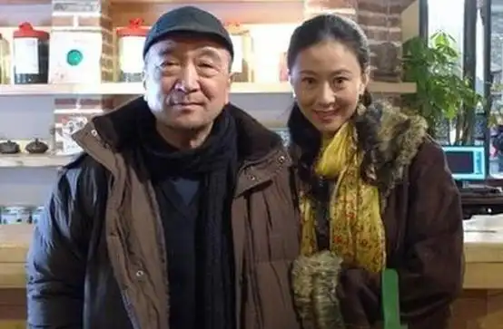 72岁李保田一家:妻子跟他恩爱了几十年,儿子和女儿都很低调