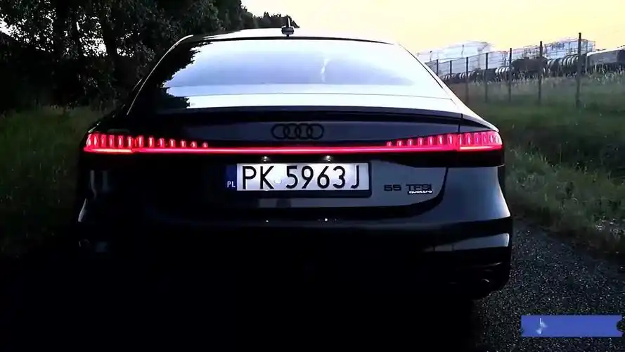 奥迪a7这尾灯也太漂亮了吧!