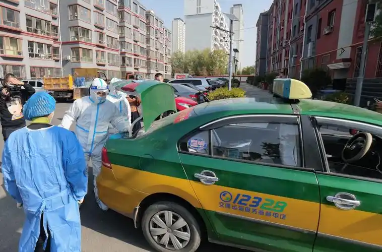 一线里的的哥的姐 呼和浩特市1156辆出租车投身疫情防控_检测