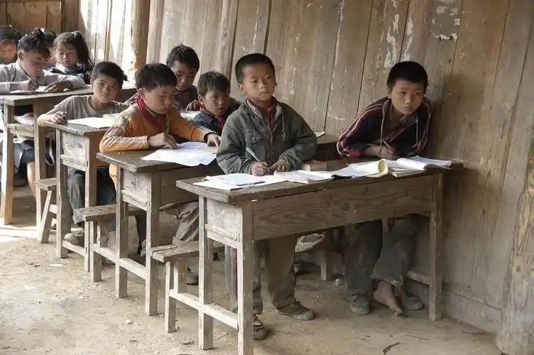 仍然生活在贫困之中的孩子们