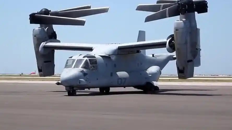 46秒观看mv-22"鱼鹰"运输机机翼和旋翼展开全过程,超燃现场!