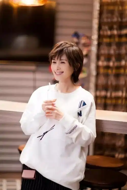 法国娇兰携手《欢乐颂2》告诉你曲筱绡梳妆台上的秘密!