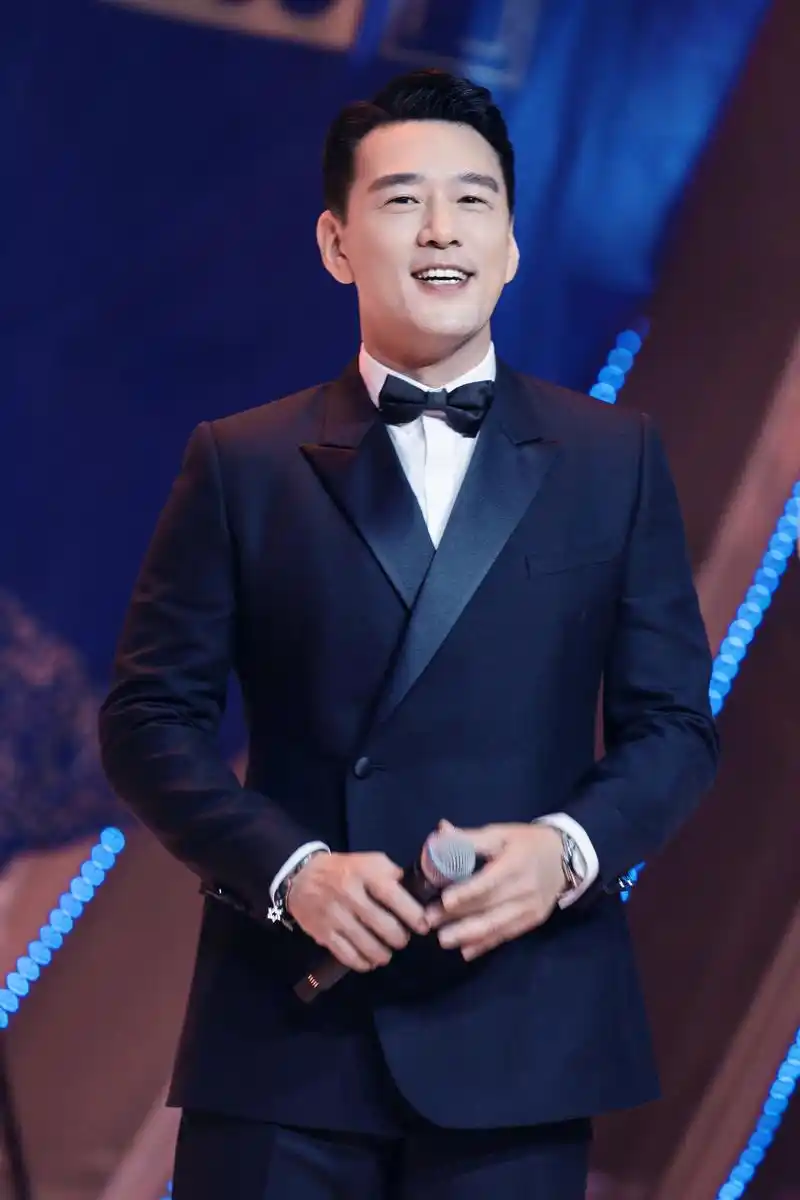 贵公子穿搭教科书 王耀庆简直就是行走的衣架