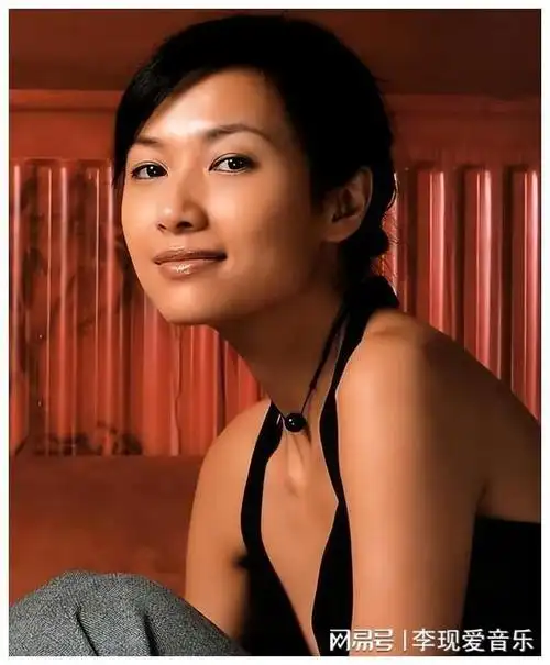 被多次造谣怀孕后,徐静蕾摆烂式回应传言,49岁看淡一切