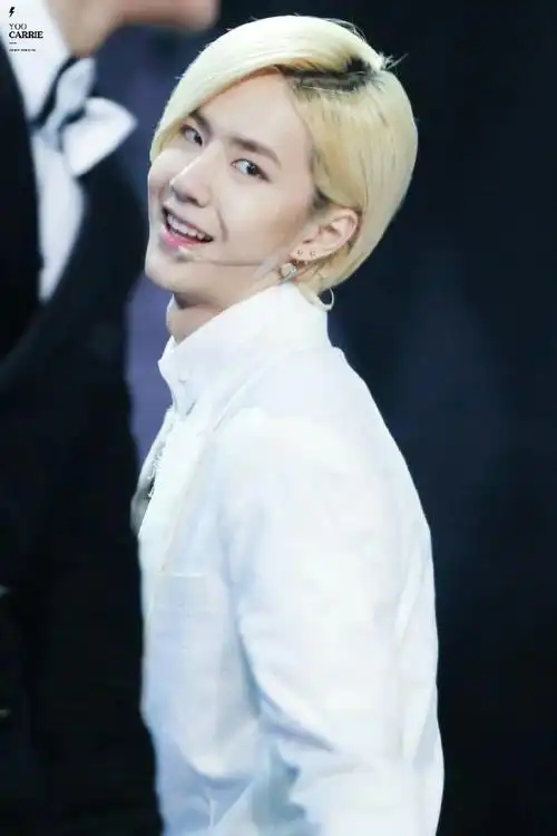 王一博##uniq王一博##王一博行程#【20141231 上海东方卫视2015跨年