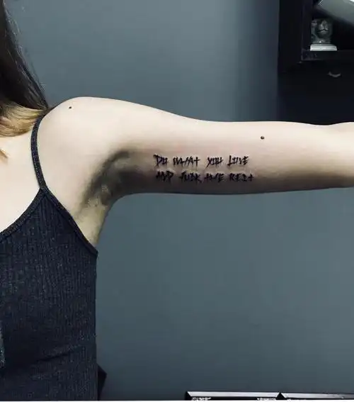 大臂内侧英文!_纹身图案手稿图片_w-万的纹身作品集