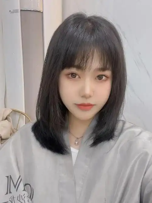 甜过初恋的齐肩发型