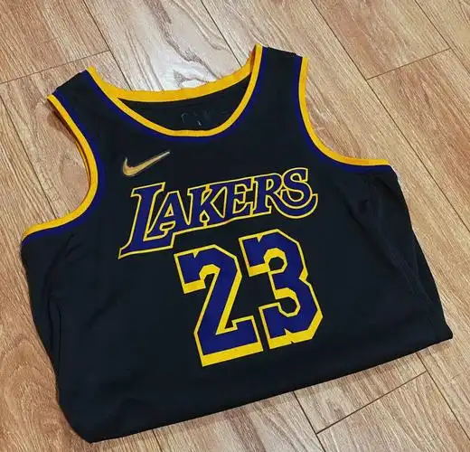 湖人会不会退役詹姆斯23号球衣