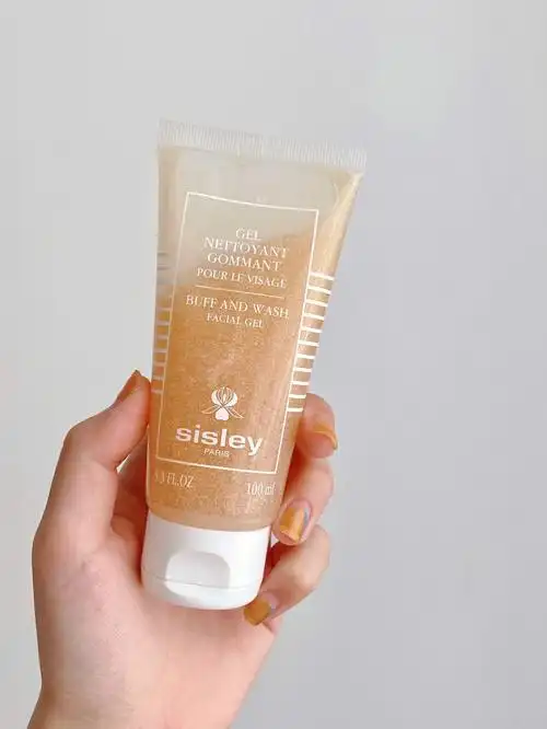 干皮也能放心用的洁面磨砂膏