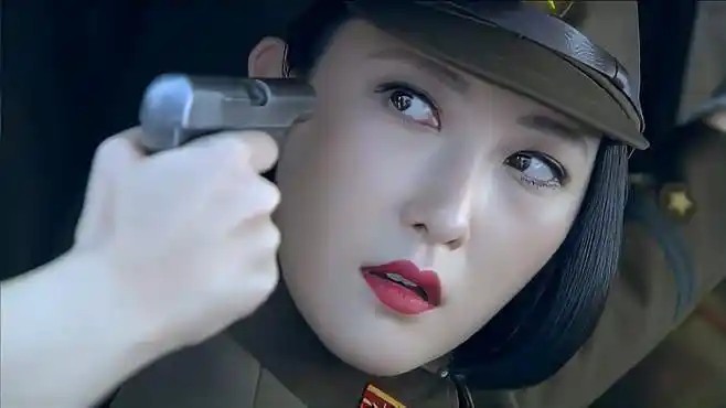 狐影:日军美女间谍潜入司令部,眼看刺杀成功,竟被姑娘直接干掉