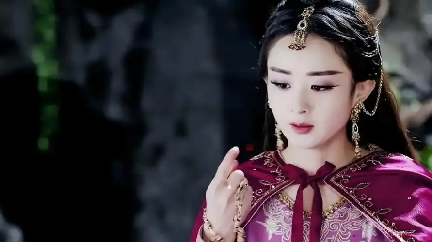 架不住,女二号文咏珊饰演的周青云,真的特么离谱啊.