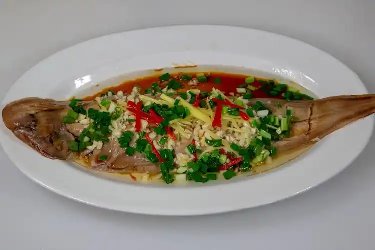 清蒸龙利鱼家常做法,简单又原汁原味,好看与好吃同在