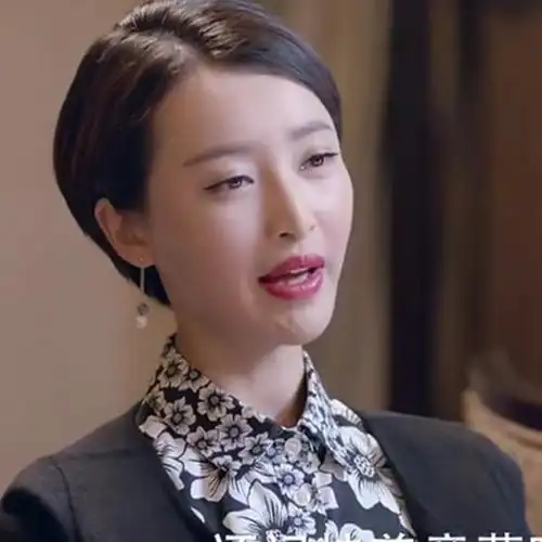 《谈判官》里赵晨曦7个造型,图4高贵,图6清新,图7令网友们讨厌