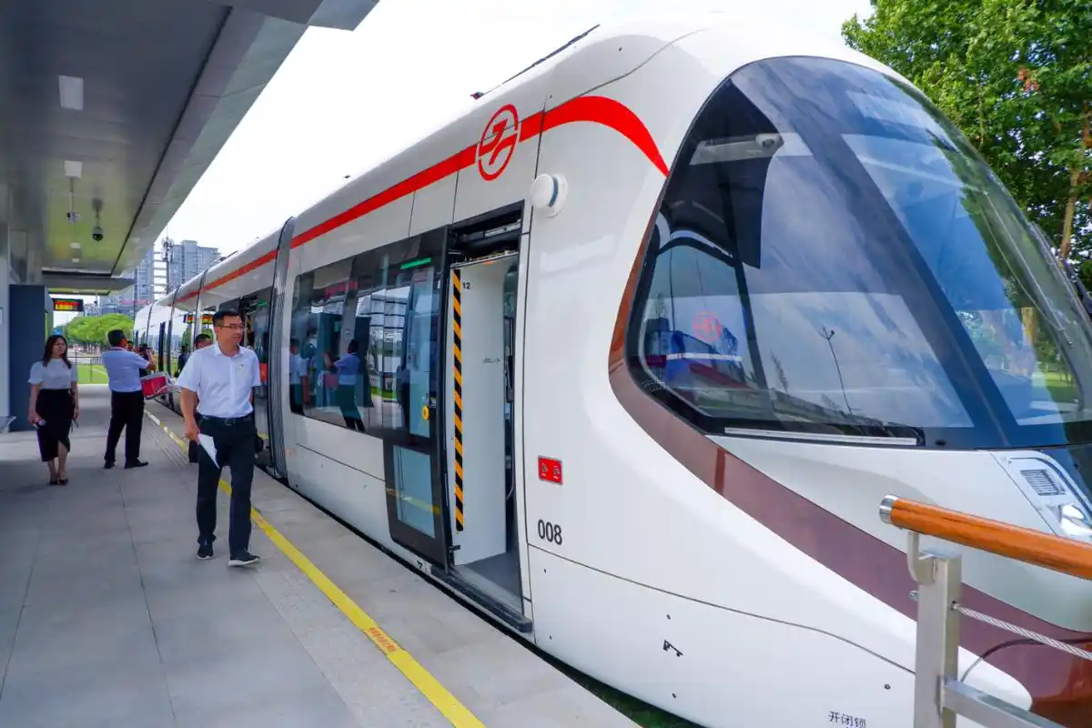 免费乘车100天嘉兴有轨电车来了