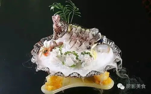 老鼠斑刺身九绘刺身清蒸石斑鱼不清蒸,和咸鱼有什么区别.