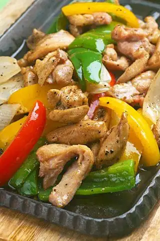 一,铁板黑椒爽鸡柳