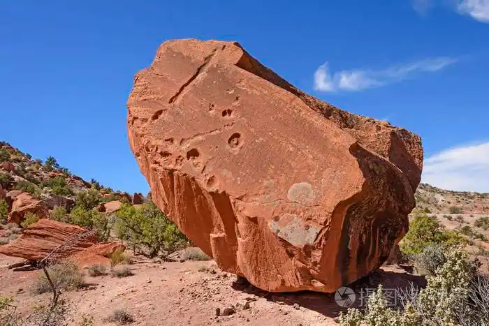 沙漠中的大砂岩岩石