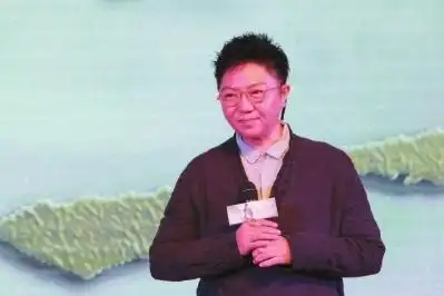 《聆听弘一》:田沁鑫借电波玩时空穿越