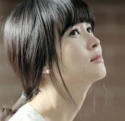 心痛伤感流泪女生头像图片