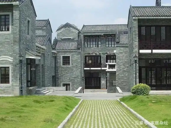 就是指青砖的房子可以实现一定的冬暖夏凉的效果