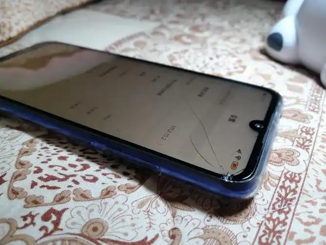 红米note7是不是完全不需要钢化膜这种东西了.