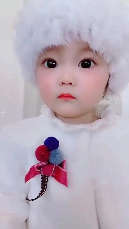 我的宝贝女儿越来越漂亮了,真是太招人喜欢了!