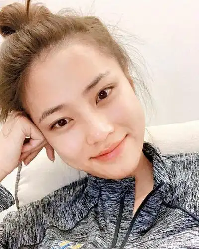 冇眉女星素颜全集!郑秀文,佘诗曼等哪个才是自然美?