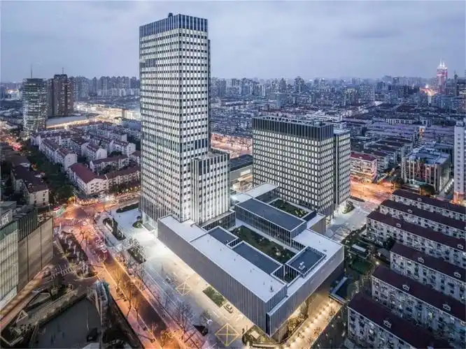 【13图】2号线地铁口丨开发商直租精装办公室丨双面采光落地窗丨送免