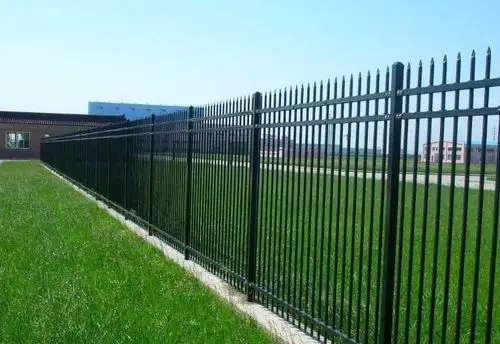 详细介绍 主要产品:静电喷塑围栏,组装式锌钢护栏,锻打铁艺围栏,铸铁