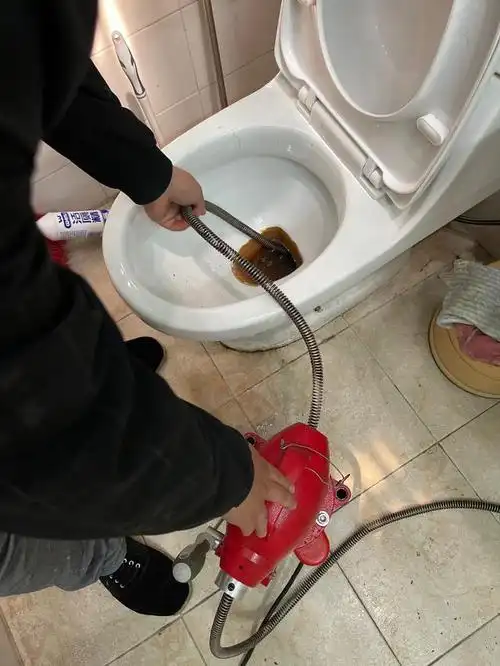 3,马桶被屎堵塞怎么疏通最快?4,马桶堵塞怎么疏通最快?