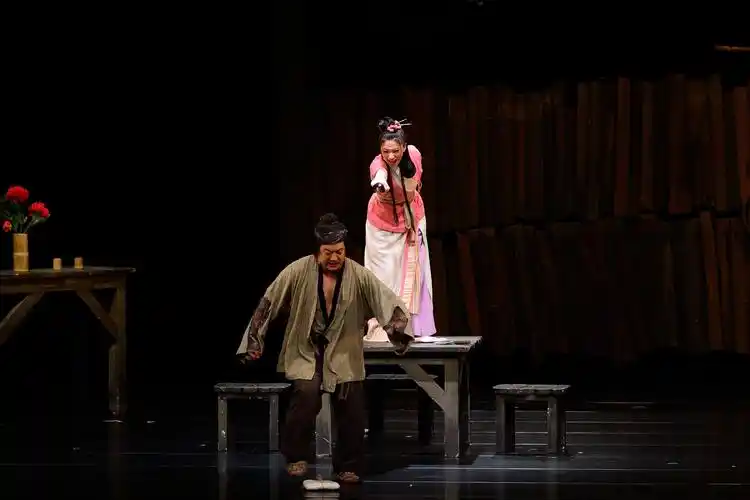 何炅黄磊主演2019暗恋桃花源明星版昆明站