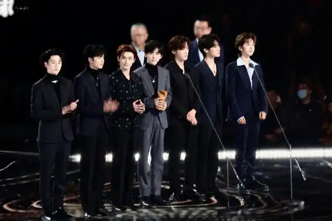 0562050601050169星光大赏年度组合96@时代少年团