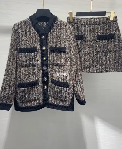 小香风套装_小香风_香奈儿怎么样_穿搭_搭配_chanel_时尚_穿搭