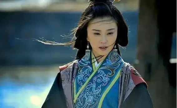 孙策的老婆是谁大乔和孙策的什么人