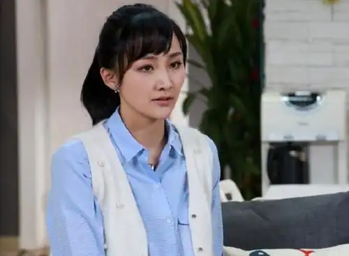 谍战天王于震,被前妻冠上了家暴男标签,现任妻子辛月,貌美如花