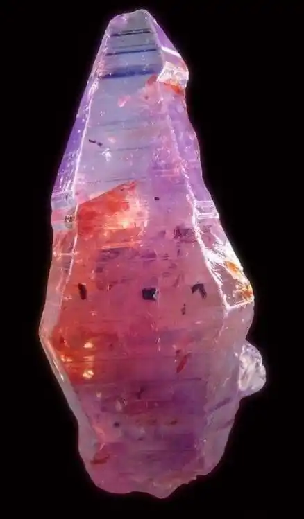 品赏9月生辰石:蓝宝石原石