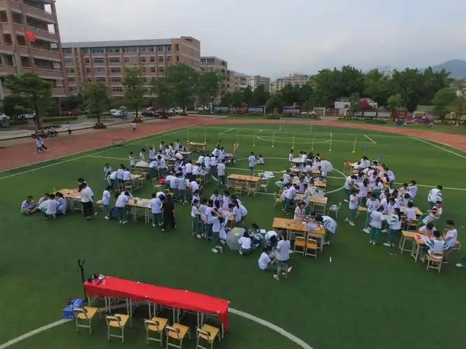 "追逐青春 · 放飞梦想"阳山县韩愈中学第四届校园文化艺术节暨首届