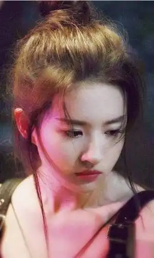 神仙姐姐刘亦菲重新定义时尚丸子头粉丝美到窒息