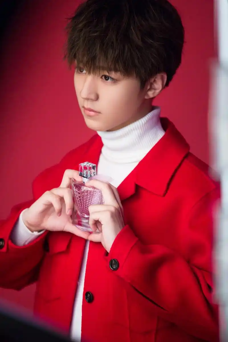 王俊凯兰蔻彩妆与香水大使