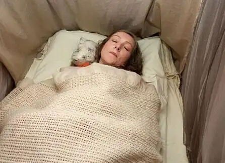 英15岁少女wifi过敏 痛苦上吊自杀 (11/12)