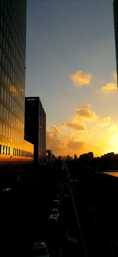 夕阳,城市,天空!