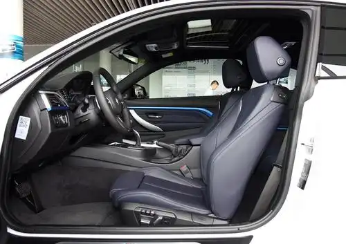 【黑色/暗夜蓝宝马4系2017款 425i m运动套装空间图片p3048254】-车城