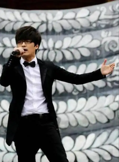 "玖月奇迹"王小玮王小海被爆离婚4年后,二人的差距天差地别