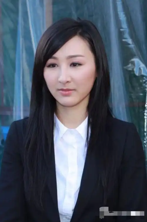 被称"狐狸精专业户"的她,终于上位了|港姐|陈自瑶