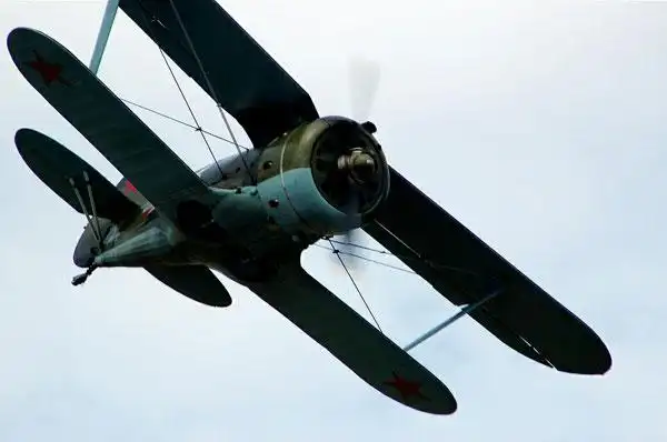 双翼战机的传奇 i-15系列战斗机