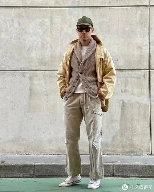 最近也特别喜欢这种硬汉风的男士穿搭呢|抓绒衣|硬汉|冲锋衣_新浪新闻