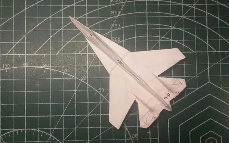 【折纸教程】歼11长条纸进气道教程(原创),半张a4纸纯折不剪裁可飞行.