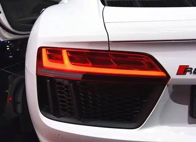 奥迪r8,帅到无法言语